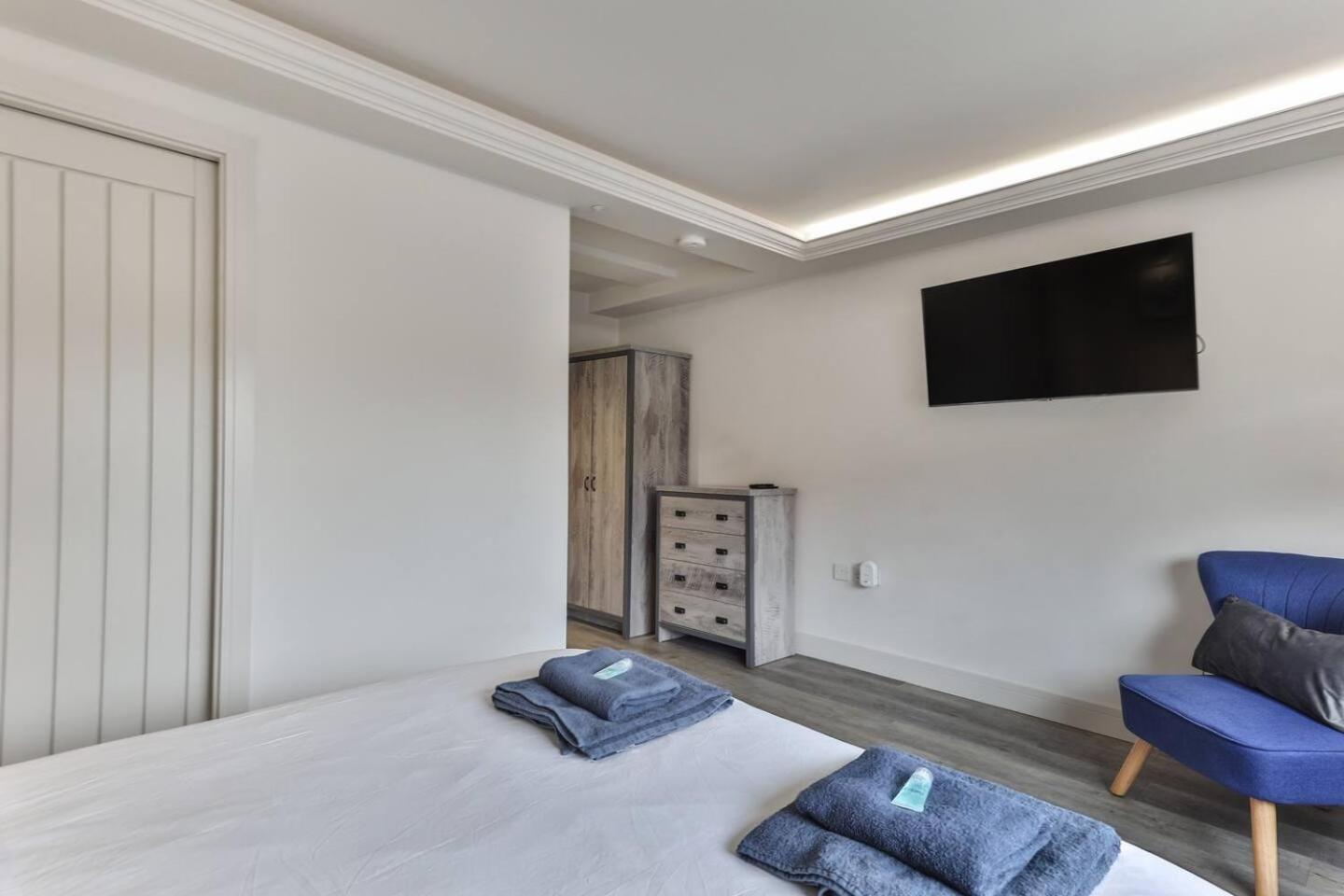 שפילד Spacious, Modern 2 Bed Apartment With Ensuites מראה חיצוני תמונה